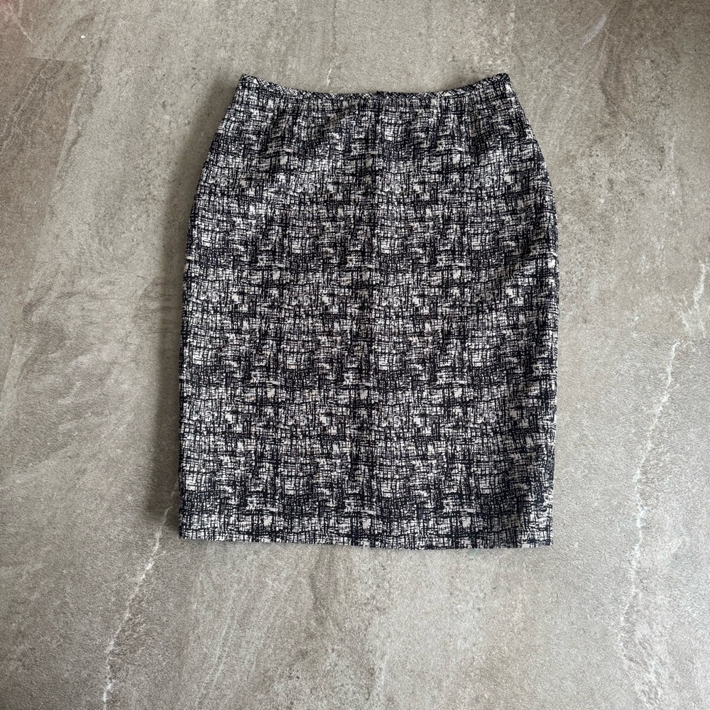 Le Suit Taupe & Black Textured Pencil Skirt Size 6 Professional Career Lined